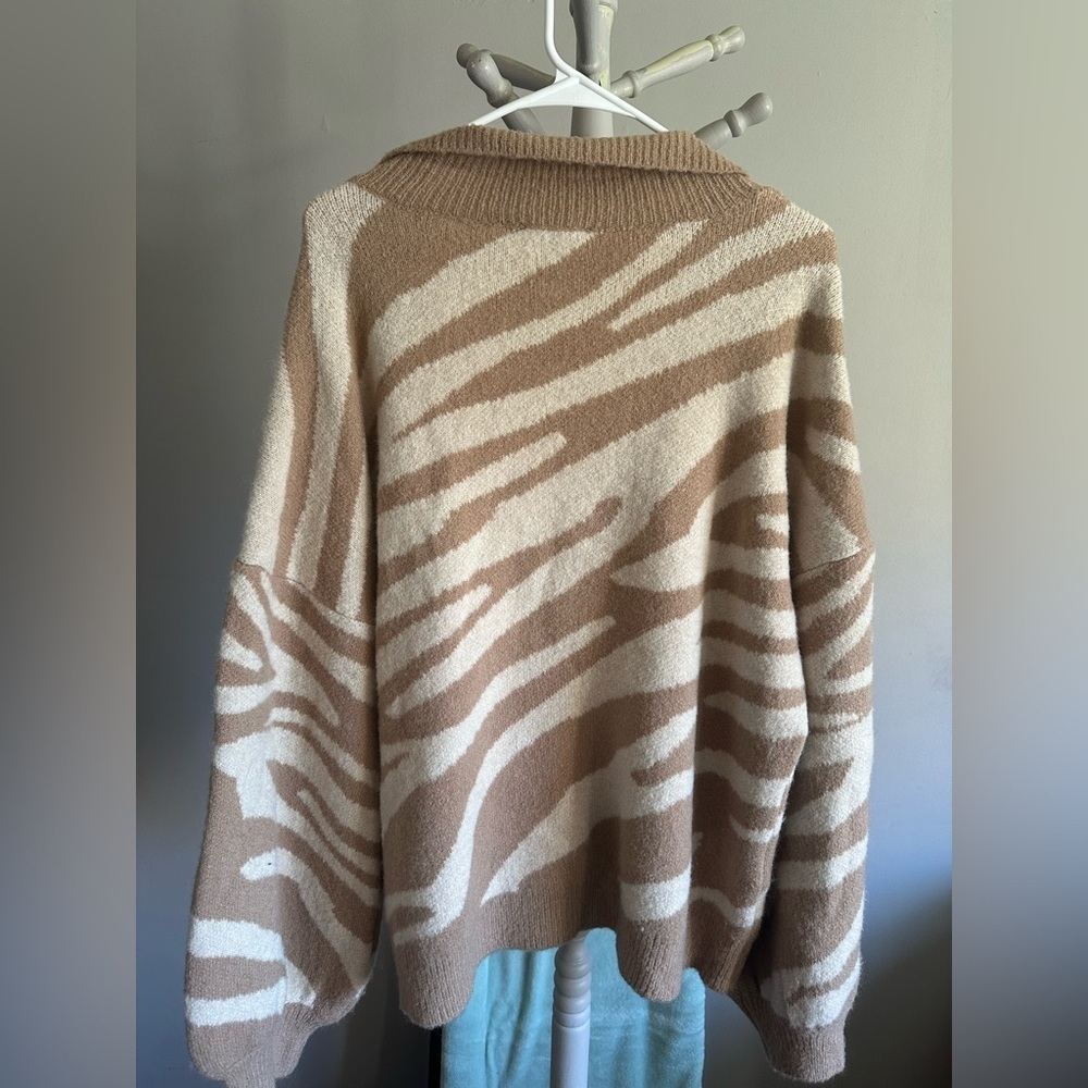Altar’d  State Sweater - Picture 4 of 6